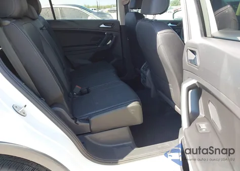 2020 Volkswagen Tiguan 2.0T Se/2.0T Se R-Line Black/2.0T Sel z USA, uszkodzony, nr VIN 3VV3B7AX1LM083467